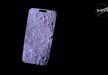 Лунный снимок на iPhone: командир миссии Artemis II сделал эффектное фото лунной поверхности