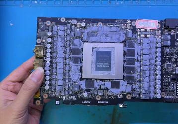 Почти безнадежную видеокарту Gigabyte GeForce RTX 5090D восстановили с помощью платы-донoра Asus