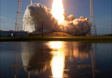Orion уже на пути к Луне: корабль успешно развернул солнечные панели