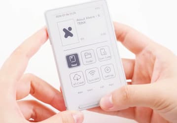 Идеальный аксессуар для iPhone 17? Представлена электронная книга Xteink X3 с экраном 3,7 дюйма, она магнитится к крышке смартфона