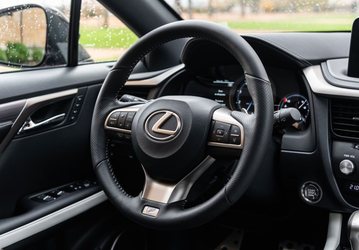 Продажи Lexus в России выросли более чем вдвое за год. Большинство машин выпущены в Японии