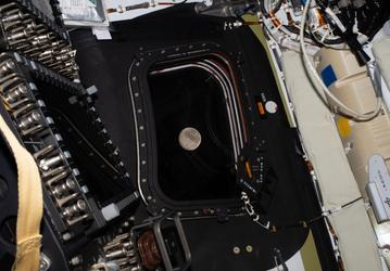 В NASA рассказали, когда астронавты снова ступят на Луну: в 2028 году — две возможные высадки