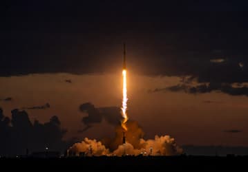 Россия готовит к полёту совершенно новый космический корабль: на Восточном установили спецстенд