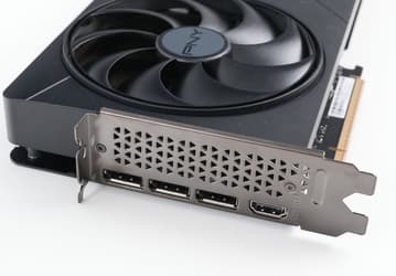 Единственная на рынке нереференсная двухслотовая GeForce RTX 5080. Тесты необычной PNY RTX 5080 Slim показали, насколько она тихая и холодная