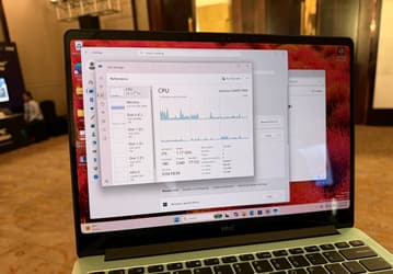 Intel показала конкурента дешевому MacBook Neo: полностью бесшумный ноутбук на 6-ядерном процессоре Intel Wildcat Lake и с 16 ГБ ОЗУ
