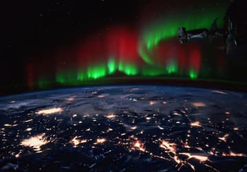 Плазма ударила по Земле: магнитные бури резко усилились