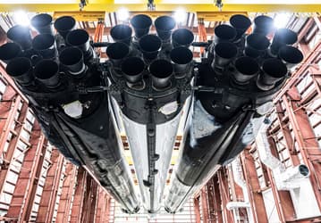 Первый запуск гиганта Falcon Heavy с 2024 года: SpaceX показала необычную ракету перед стартом