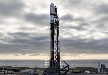 Важнейший 33-й полёт Falcon 9: ракета готовится вывести на орбиту 45 спутников от KAI, Argotec Srl, Exolaunch, Impulso.Space, Loft-EarthDaily, Lynk Global, True Anomaly и Planet Labs
