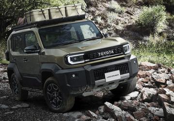 Совершенно новый Toyota Land Cruiser FJ начали продавать в Японии: 28,5 тыс. долларов за рамный внедорожник с простым 2,7-литровым мотором, «автоматом» и 12-дюймовым экраном
