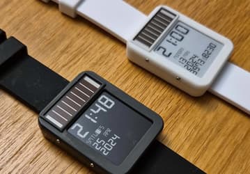 Зарядка раз в год, GPS и автономная связь на километры: представлены умные часы LightInk
