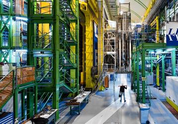 Анализ редких распадов B-мезонов на LHCb выявил аномалию, не объяснимую Стандартной моделью