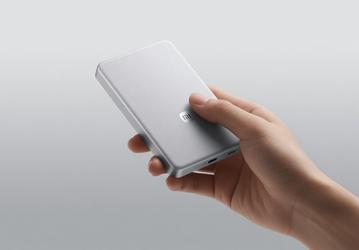 Xiaomi представила новый магнитный аккумулятор, с которым пустят в самолёт: 13,2 мм, 45 Вт и поддержка Android и iPhone