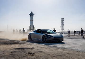 Tesla тестирует Roadster 2.0 и готовится к серийному производству