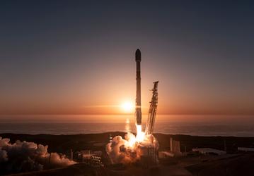 На этот раз без рекордов: SpaceX запустила 24 спутника Starlink, вторая ступень отработала второй раз