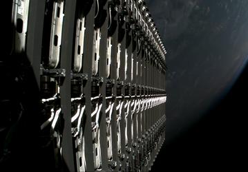 SpaceX показала вывод на орбиту партии спутников Starlink