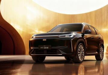 Geely продала в апреле 235,2 тыс. автомобилей, из них больше 135 тыс. — гибриды и электромобили