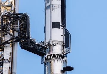 Замёрзший Starship на рассвете: появилось свежее фото после отмены запуска