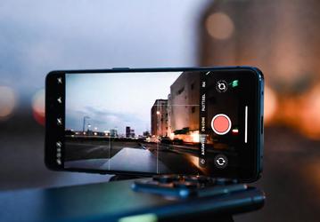 Android догнал и перегнал iPhone по возможностям фото в рейтинге DxOMark, а теперь Huawei, Honor и Xiaomi делают ставку на улучшение видеовозможностей