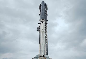 Starship V3 впервые собрали на стартовой площадке: ракета нового поколения от SpaceX готова к первому старту