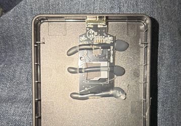 Американец рискнул заказать жесткий диск на 4 ТБ за 20 долларов — он получил microSD-картридер