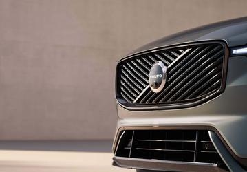 Самый популярный кроссовер Volvo обновится: гибридный Volvo XC60 T8 PHEV сможет проезжать до 160 км на чистом электричестве