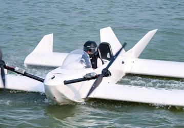 Представлен WaveFly 5X — летающий над водой аппарат развивает до 85 км/ч