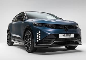 Представлен обновленный Renault Megane E-Tech: он стал «злее», но остался с передним приводом и 220 л.с.