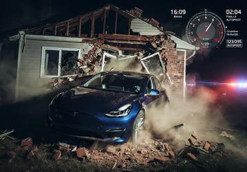 В инциденте с Tesla, которая разрушила кирпичную стену дома и убила женщину, виноват водитель. Tesla представила телеметрию по аварии