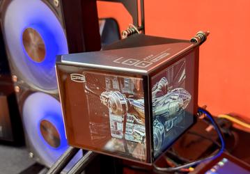 PCCooler на Computex 2026 показала СЖО с двумя 4-дюймовыми экранами, корпус SR700 под 30 вентиляторов и блок питания SU2500 на 2500 Вт