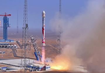 На низкой околоземной орбите распался верхний блок китайской ракеты Zhuque-2E — обломки угрожают спутникам Starlink