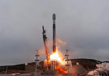 SpaceX не сбавляет обороты: сразу после IPO компания отправила в космос еще 24 спутника