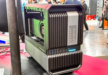 Maxsun показала на Computex 2026 ИИ-станцию Micro Station на Arc Pro B70, плату W890 для рабочих станций и видеокарты от RTX 5060 до RX 580