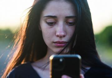 Российский мессенджер Max на iPhone остался без уведомлений: после удаления из App Store приложение фактически перестаёт работать в фоновом режиме