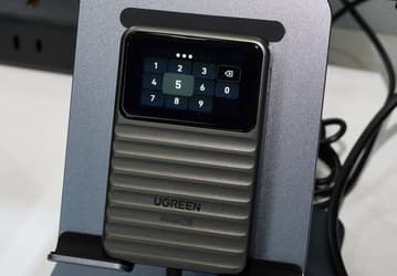 Новый SSD Ugreen может показывать температуру, скорость и состояние памяти