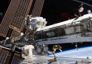 Детектор AMS-02 на МКС зафиксировал неожиданную структуру космических лучей, которая не укладывается в существующие модели происхождения частиц