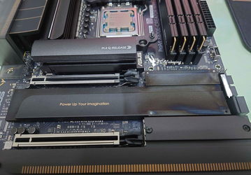 Очень горячая видеокарта Asus ROG Astral RTX 5090 чуть не «сожгла» материнскую плату