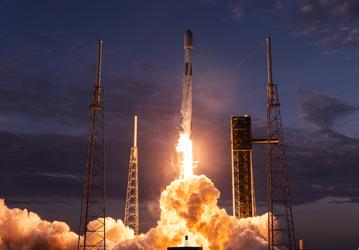 Не только 29 спутников, но еще и две многоразовые капсулы: ракета SpaceX Falcon 9 выполнила две важные миссии за раз