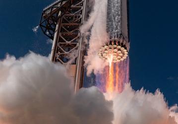 Пламя, дым и гигантская тяга: SpaceX показала самые эффектные кадры 13-го полета Starship