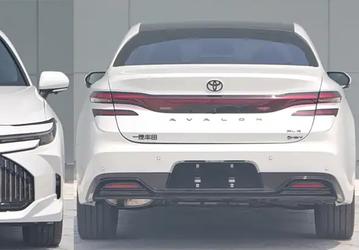 Как Camry, только побольше: опубликованы фото обновленного седана Toyota Avalon