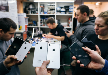 В ремонт приносят даже iPhone 4. Россияне стали вдвое чаще ремонтировать старые смартфоны и ноутбуки вместо покупки новых, согласно «М.Видео» 