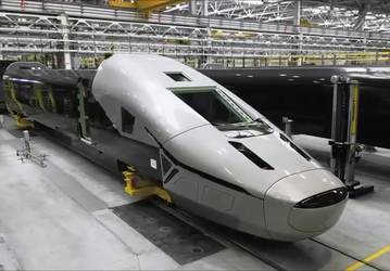 И никакой Siemens не нужен: первый российский поезд, способный разгоняться до 400 км/ч, показали вживую