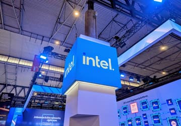 Intel подтвердила очередные увольнения в подразделении дата-центров на фоне роста акций