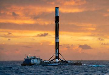 Ракета буквально «танцевала» из стороны в сторону: SpaceX рассказала о Falcon 9, который едва не был уничтожен, пережил замену всех двигателей и совершил еще 31 полет