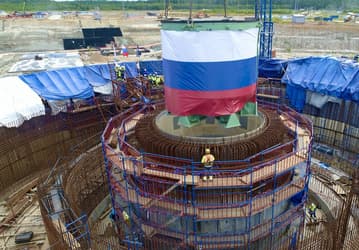 На четвёртом энергоблоке Ленинградской АЭС-2 смонтировали первое крупногабаритное оборудование