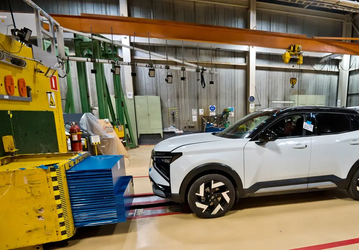 Новейший российский кроссовер Lada Azimut разбили в краш-тестах: АвтоВАЗ впервые применил надувные шторки безопасности