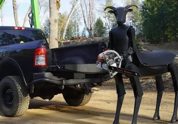 Двухметровый кентавр с бензопилой: представлен робот Threehalves для опасных спасательных операций