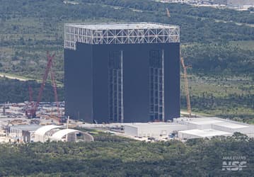Гигантский Gigabay, где будут собирать тысячу Starship в год, почти готов, как и новая стартовая башня. SpaceX меняет силуэт «Космического побережья» во Флориде