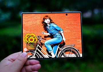 Samsung усилила дисплей титановой опорной пластиной и удвоила толщину UTG в Galaxy Z Fold8