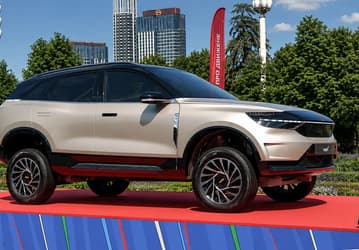 «Росатом» показал прототип нового российского кроссовера Voyt SUV: 204 л.с., почти 700 км на одной зарядке и очень большой дорожный просвет