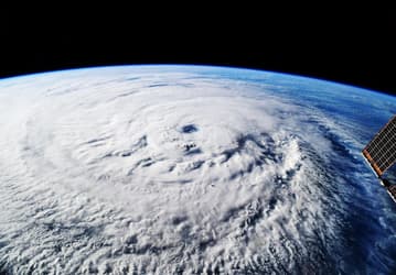 Google DeepMind научился предсказывать опасные ураганы на сутки раньше: WeatherNext удивил метеорологов